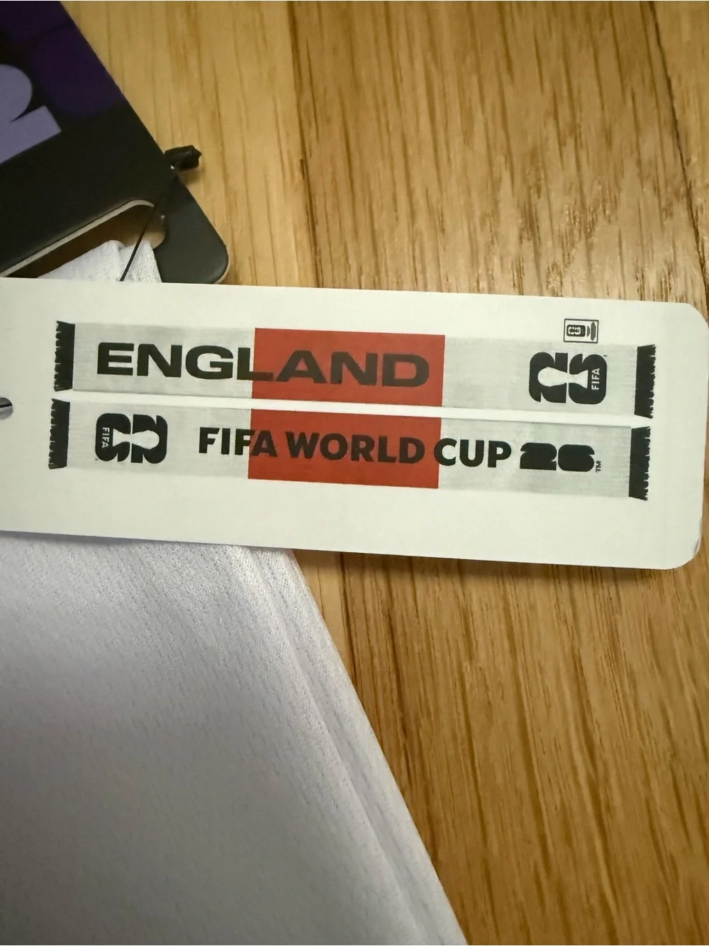 England Soccer World Cup Fan Gear - Fifa Scarf w/ Giant Necklace Red/White (NEW)